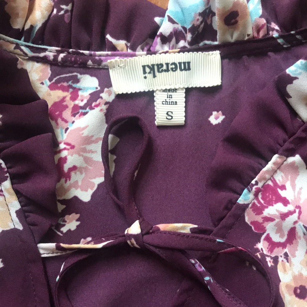 Meraki Open/Cold Shoulder Top - Picture 3 of 6